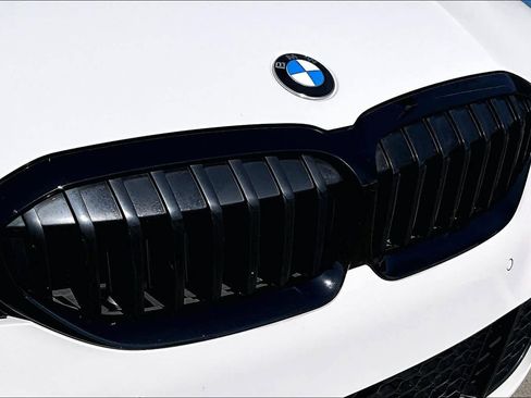 Used 2022 BMW 330i Sedan w/ M Sport Package image 27