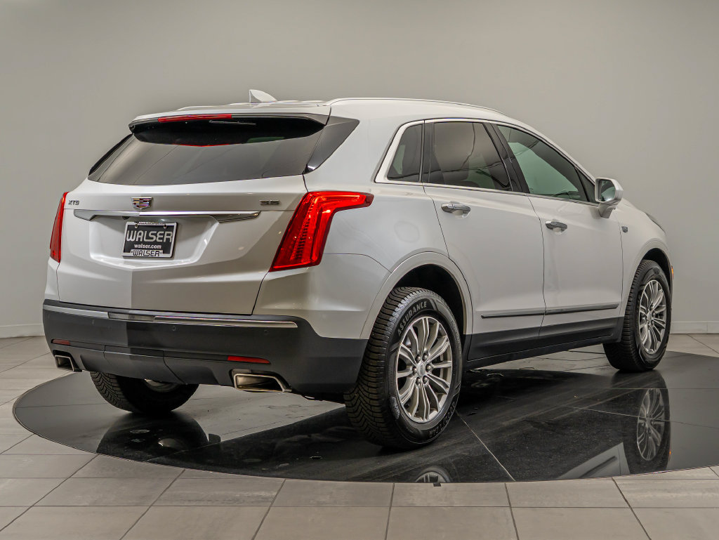 Used 2017 Cadillac XT5 Luxury w/ Driver Awareness Package FWD image 10