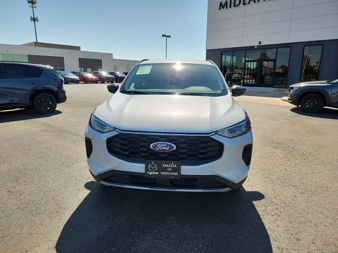 Used 2025 Ford Escape ST-Line AWD/4WD image 2