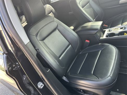 Used 2023 Ford Explorer XLT w/ Equipment Group 202A image 25