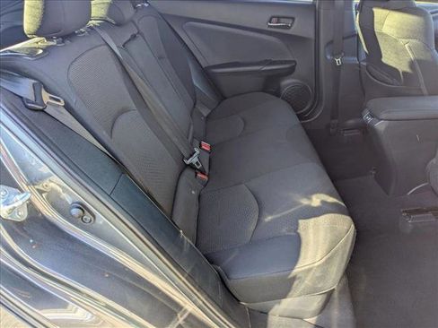 Used 2022 Toyota Prius LE image 18