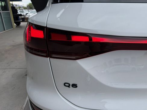 Used 2025 Audi Q6 e-tron Premium RWD image 14