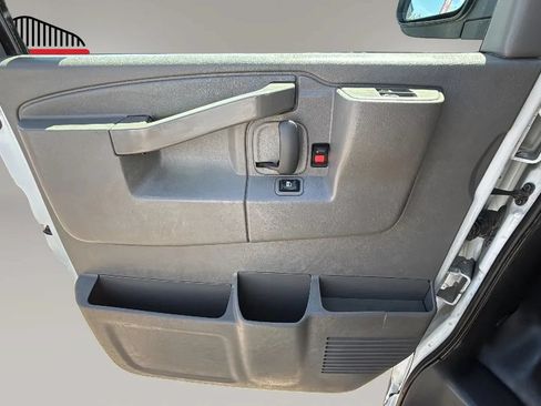 Used 2018 Chevrolet Express 3500 w/ Driver Convenience Package RWD image 25