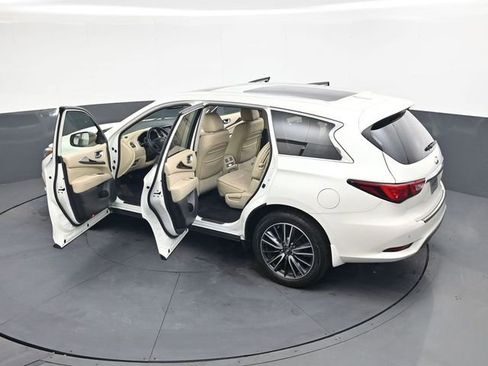 Used 2017 INFINITI QX60 Luxe w/ Deluxe Technology Package AWD/4WD image 42