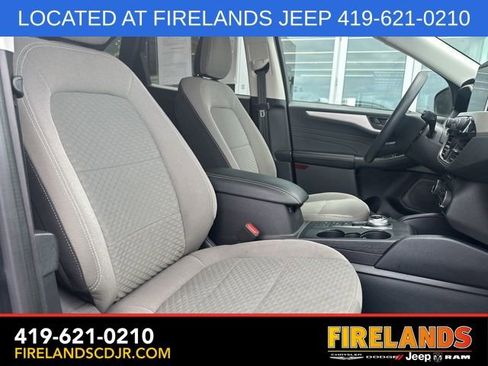 Used 2022 Ford Escape SE image 12