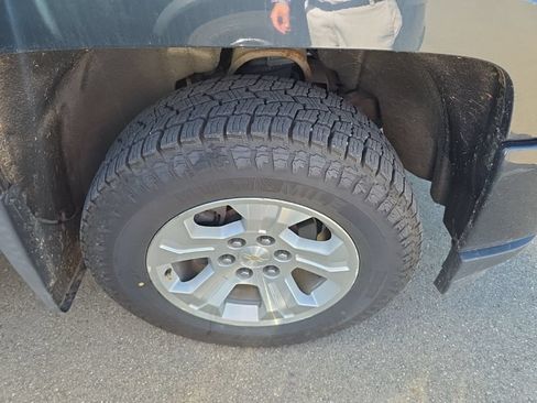 Used 2018 Chevrolet Silverado 1500 LT w/ All Star Edition AWD/4WD image 3