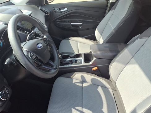 Used 2019 Ford Escape SE image 16