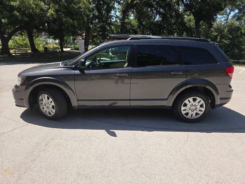 Used 2016 Dodge Journey SE w/ Flexible Seating Group FWD image 3