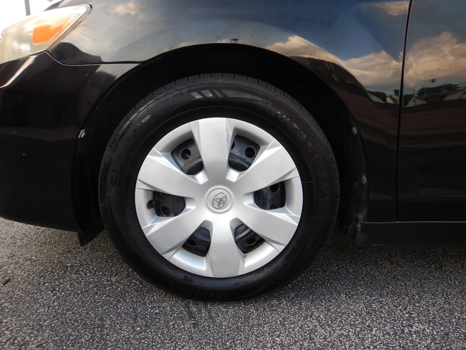 Used 2010 Toyota Camry LE FWD image 26
