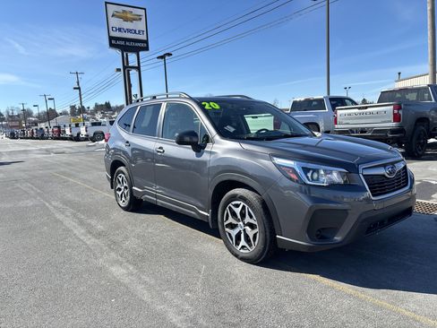 Used 2020 Subaru Forester Premium image 1