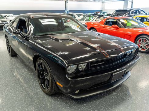 Used 2013 Dodge Challenger R/T w/ Blacktop Pkg image 5