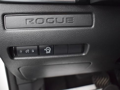 Used 2023 Nissan Rogue S AWD/4WD image 16