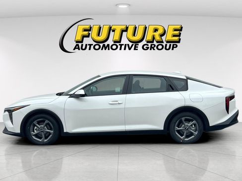 Used 2025 Kia K4 LXS image 7