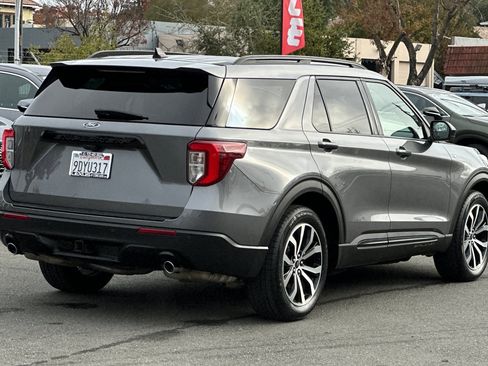 Used 2022 Ford Explorer ST-Line w/ Class IV Trailer Tow Package image 4