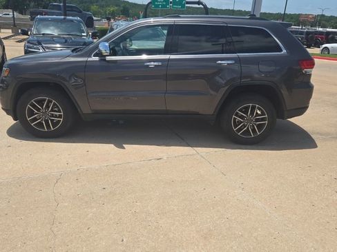 Used 2020 Jeep Grand Cherokee Limited w/ Premium Lighting Group AWD/4WD image 6