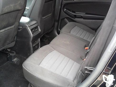 Used 2016 Ford Edge SE AWD/4WD image 13