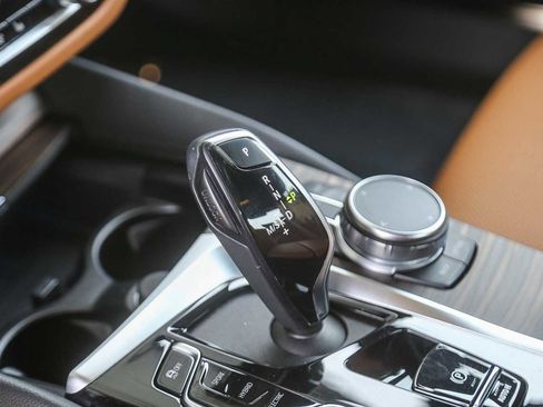 Certified 2023 BMW 530e 530e w/ Convenience Package image 16