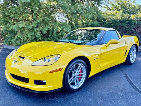 Used 2006 Chevrolet Corvette Z06 w/ Preferred Equipment Group image 4