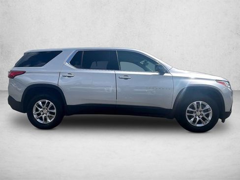 Used 2021 Chevrolet Traverse LS FWD image 5