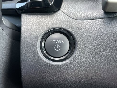 Used 2025 Toyota Camry SE image 44