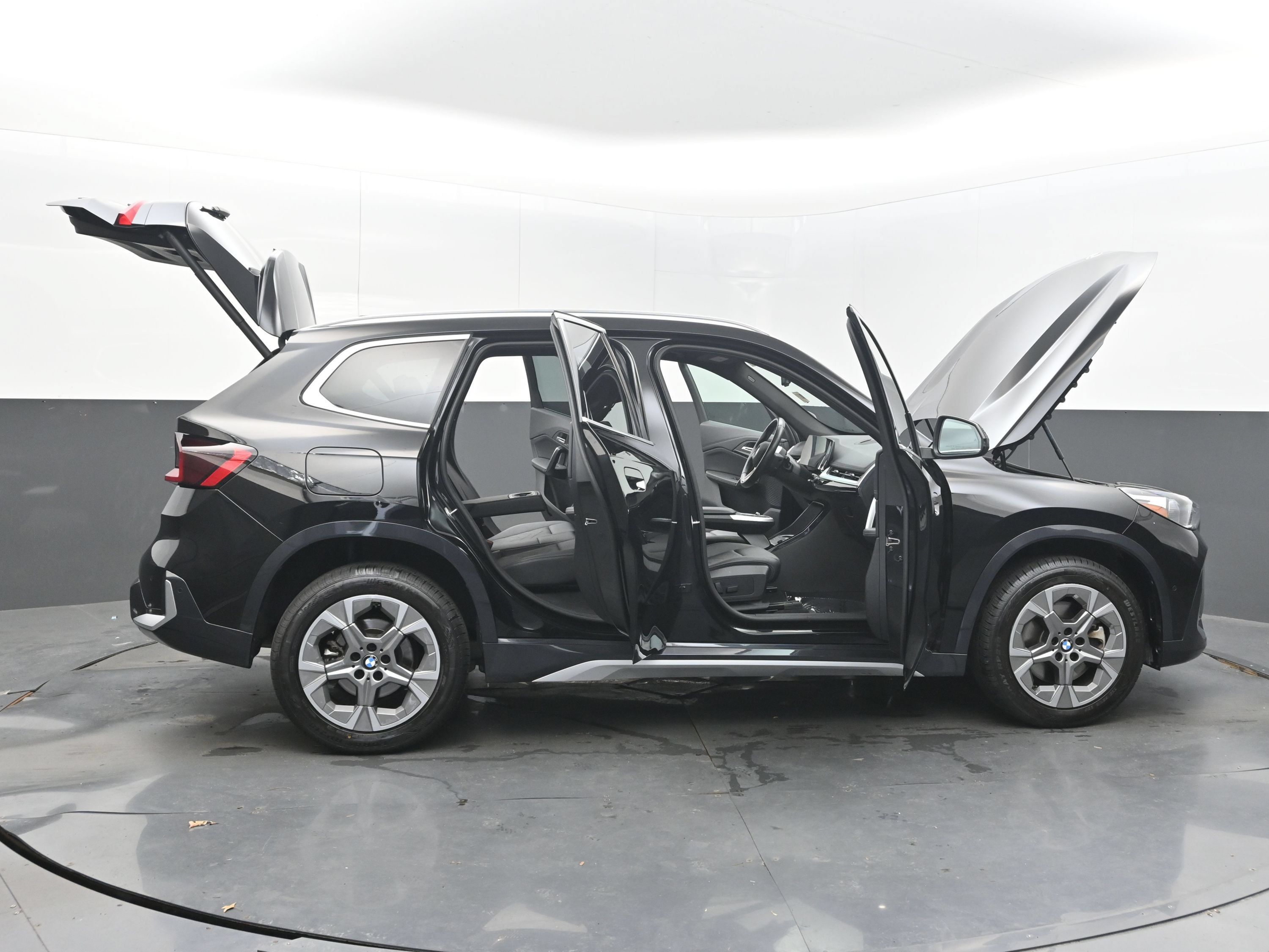 Used 2025 BMW X1 xDrive28i AWD/4WD image 33