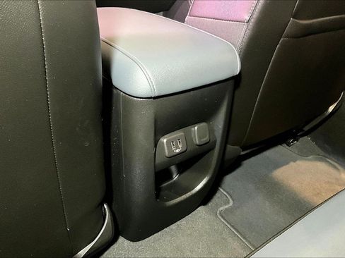 Used 2021 Chevrolet Colorado Z71 AWD/4WD image 12