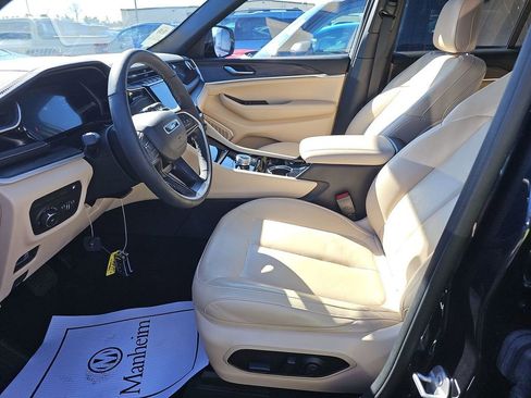 Used 2022 Jeep Grand Cherokee Limited 4xe image 3