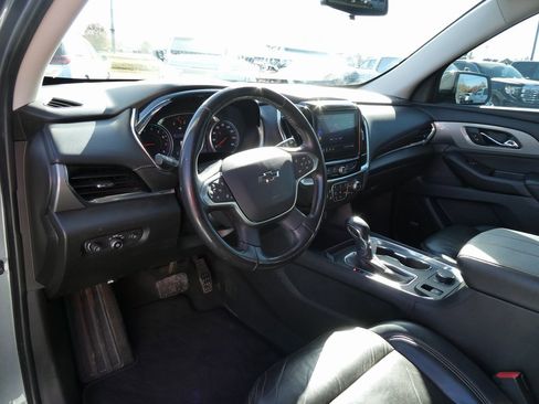 Used 2021 Chevrolet Traverse RS image 23