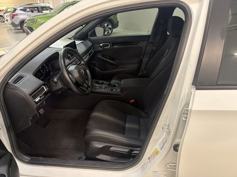 Used 2025 Honda Civic Sport image 6