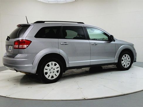 Used 2020 Dodge Journey SE image 8