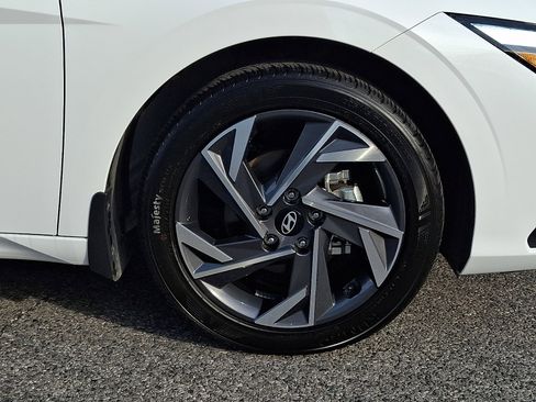 Used 2025 Hyundai Elantra Sport image 8
