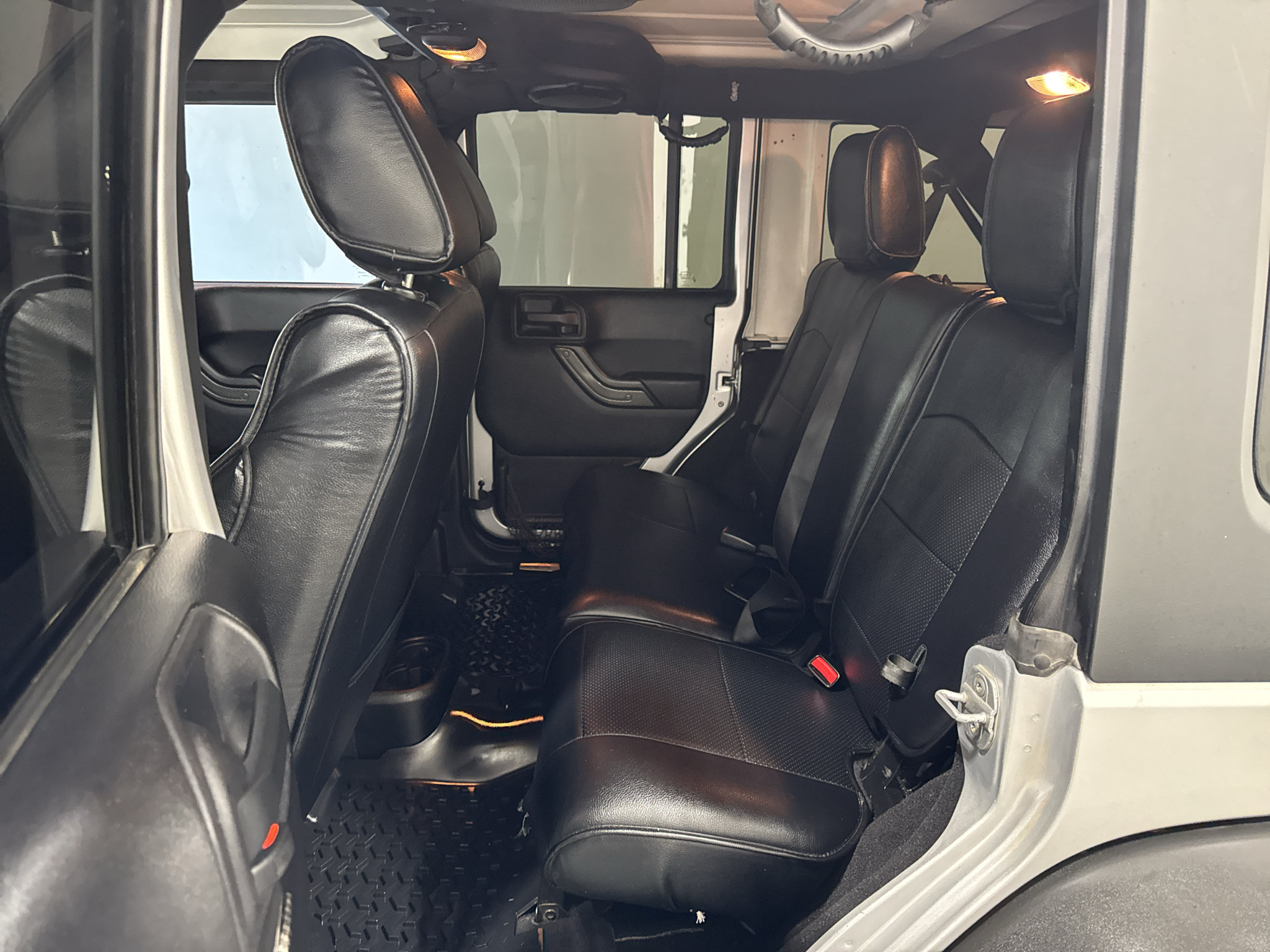 Used 2012 Jeep Wrangler Unlimited Sport AWD/4WD image 39