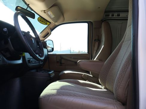 Used 2022 Chevrolet Express 3500 w/ Driver Convenience Package image 16