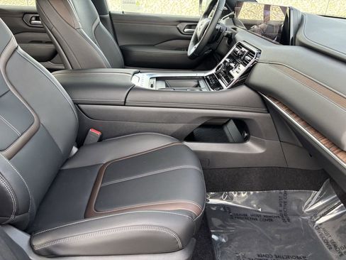 New 2026 Nissan Armada SL image 9