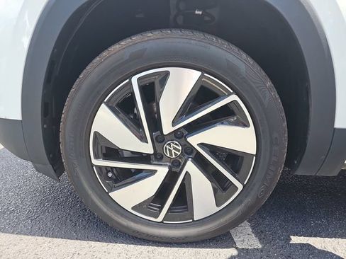 Used 2024 Volkswagen Atlas SE FWD image 35