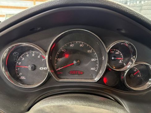 Used 2009 Pontiac G6 GT FWD image 12