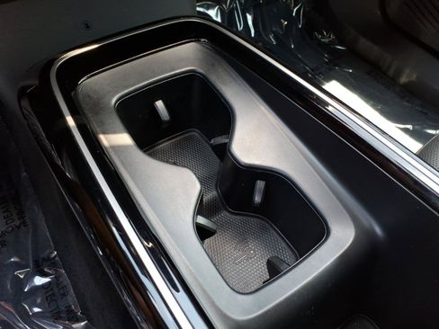 Certified 2025 Volkswagen ID.4 Pro S AWD/4WD image 29