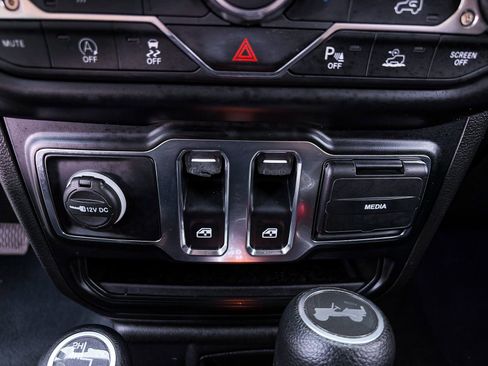 Used 2022 Jeep Wrangler Sport AWD/4WD image 22