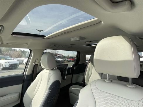 New 2026 Kia Carnival SX Prestige image 28