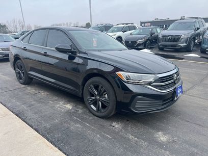 Used 2022 Volkswagen Jetta SE w/ Panoramic Sunroof Package