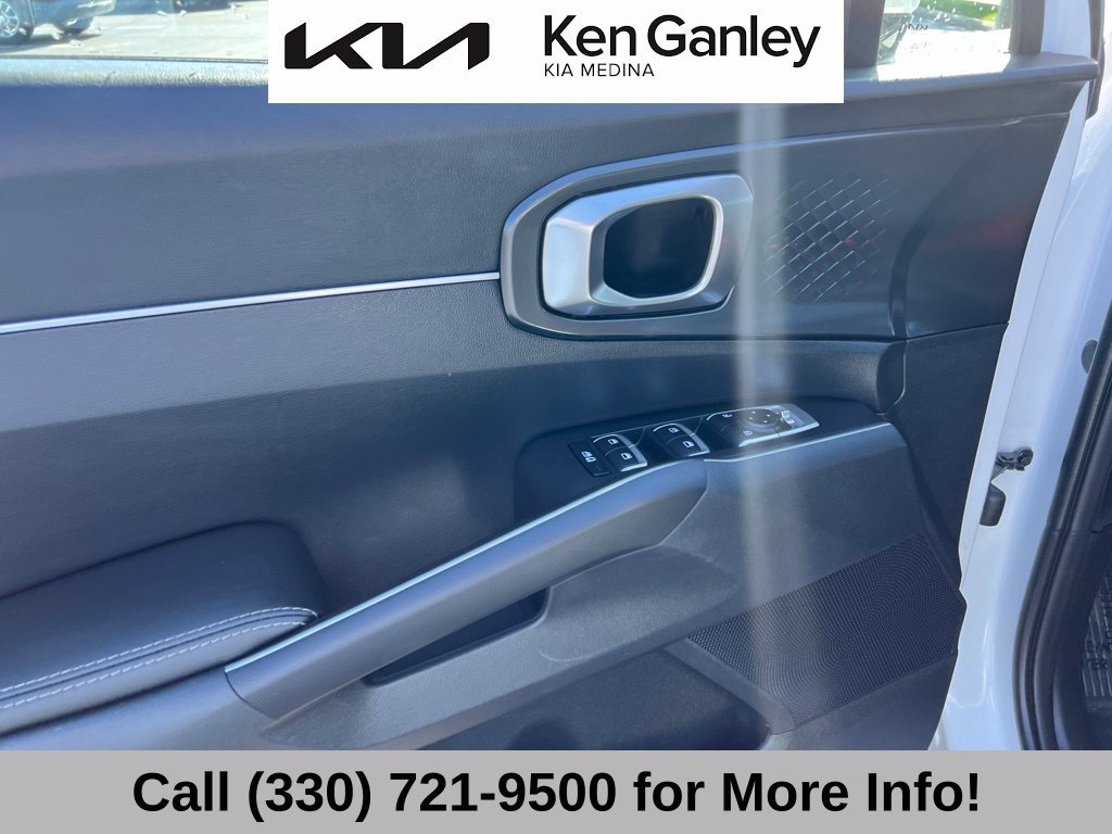 Certified 2023 Kia Sorento LX AWD/4WD image 25