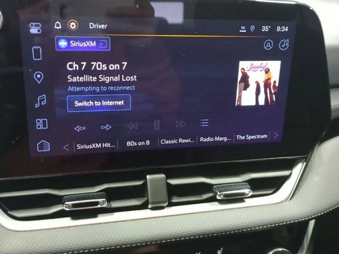 Used 2025 Chevrolet Equinox LT image 8