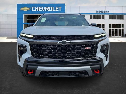 New 2026 Chevrolet Traverse Z71 w/ Enhanced Driving Package image 7