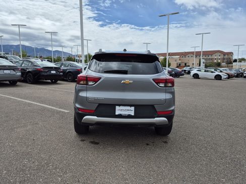 Used 2025 Chevrolet TrailBlazer LT AWD/4WD image 4