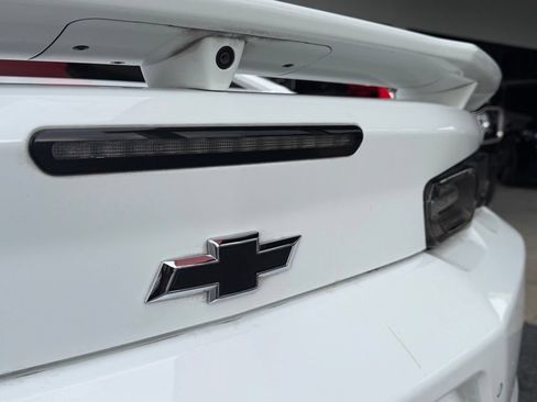 Used 2019 Chevrolet Camaro ZL1 RWD image 11