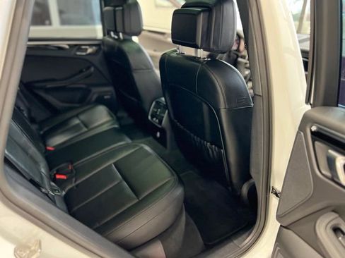 Used 2023 Porsche Macan Turbo image 34