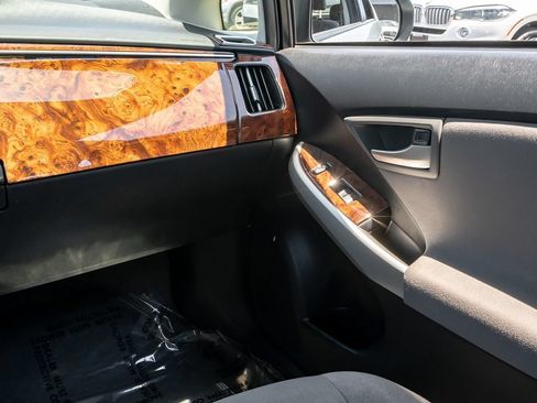 Used 2014 Toyota Prius Two FWD image 17