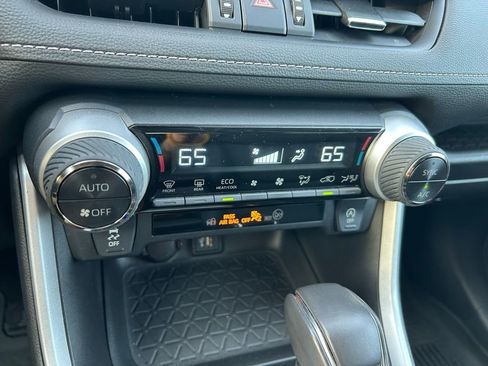 Used 2023 Toyota RAV4 XLE Premium image 26