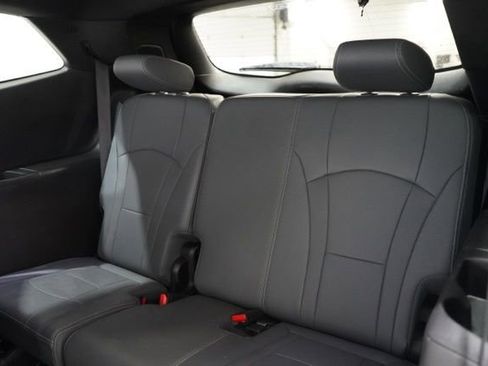Used 2024 Buick Enclave Premium image 34