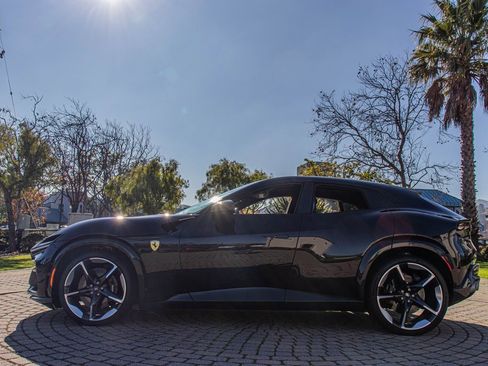 Certified 2025 Ferrari Purosangue image 9